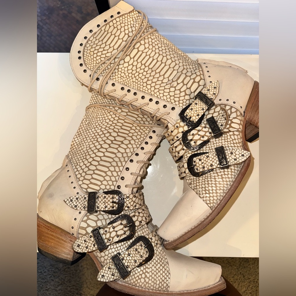 Cream Textured Women's Cowboy Boots